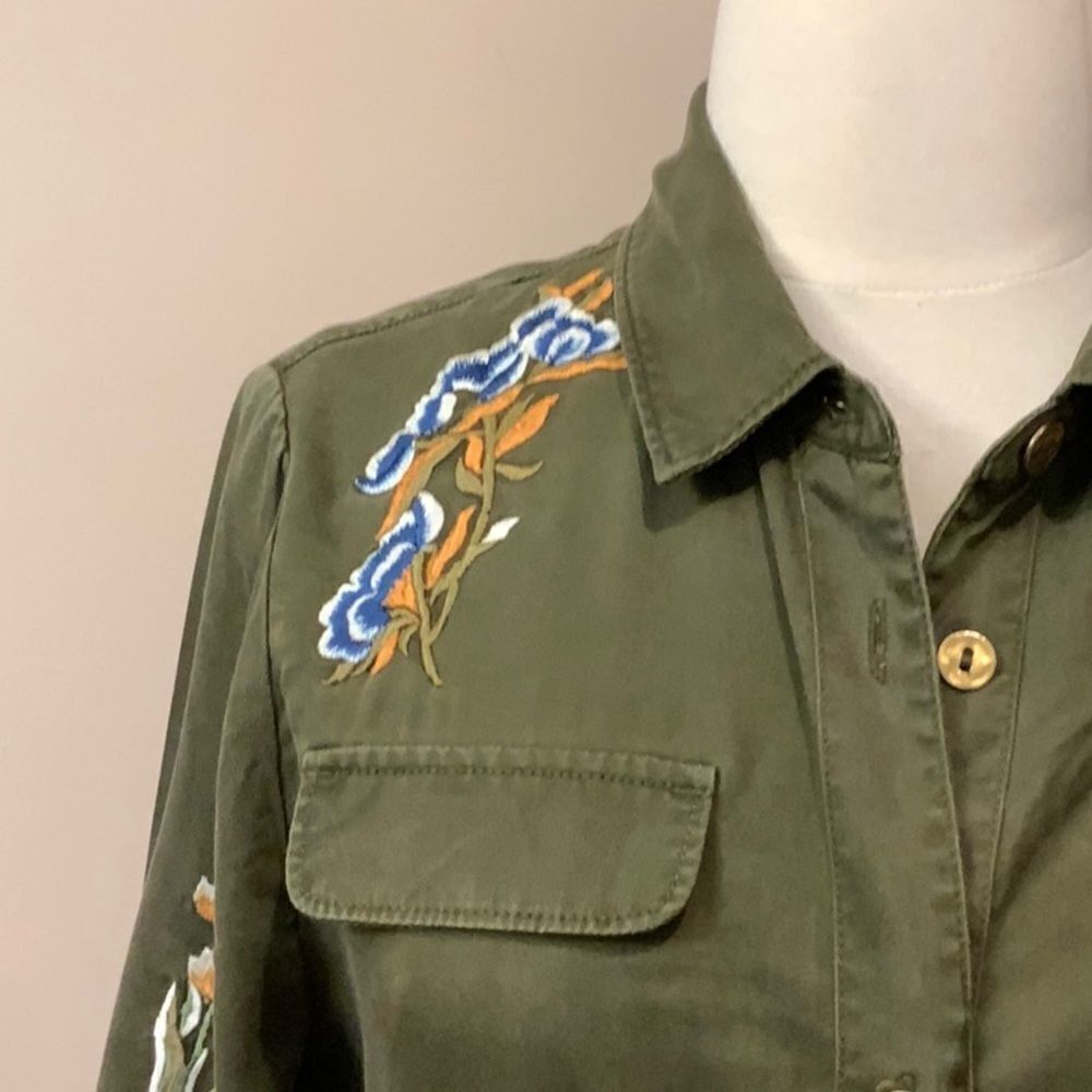 Chico’s Playful Floral Embroidered Anorak Green Jacket MP Medium Petite - Picture 5 of 14